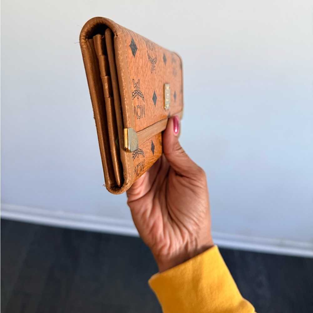 MCM Cognac Visetos Wallet - Picture 4 of 11